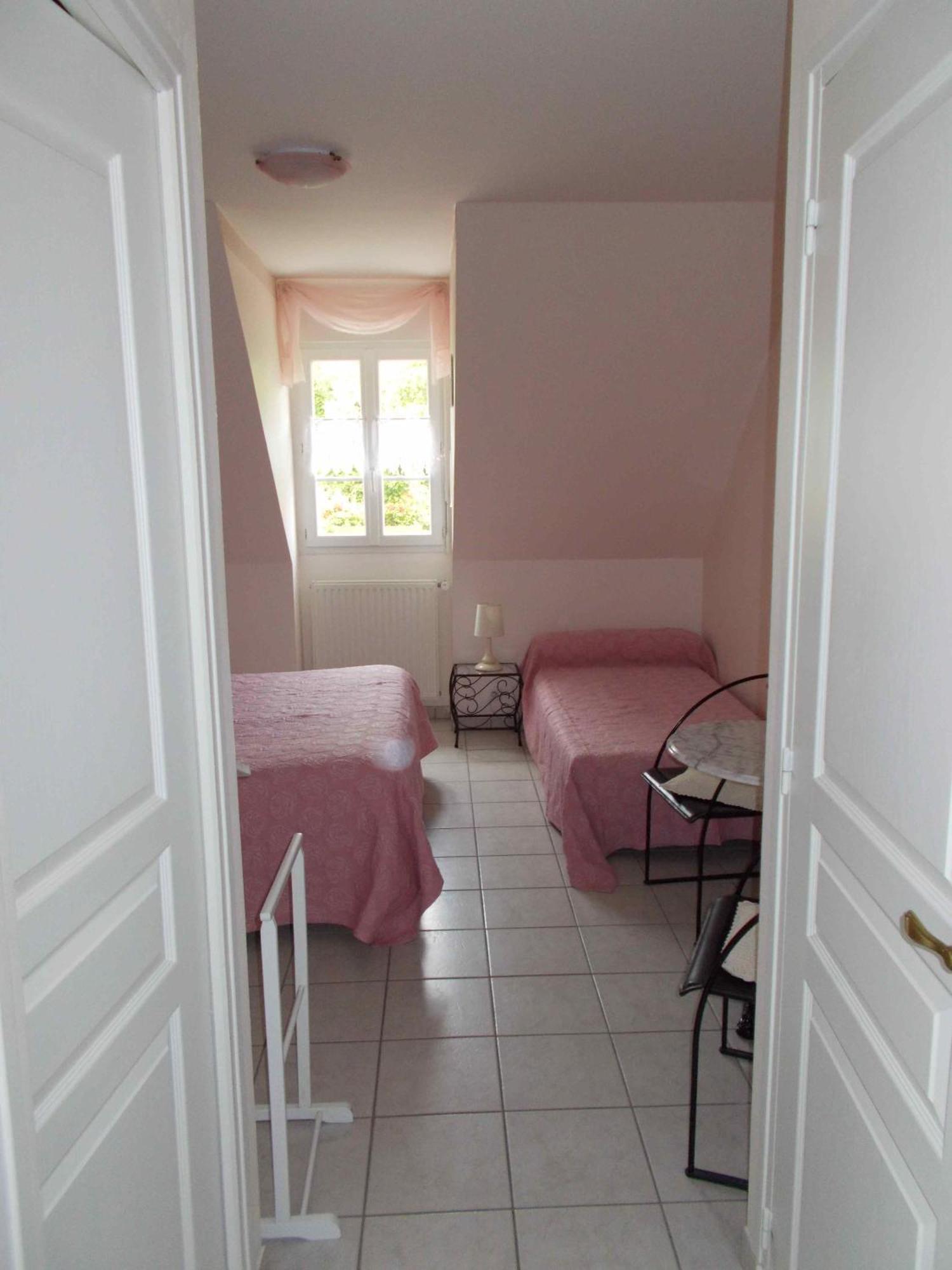 Bed and Breakfast La Bourgade Estreelles Номер фото